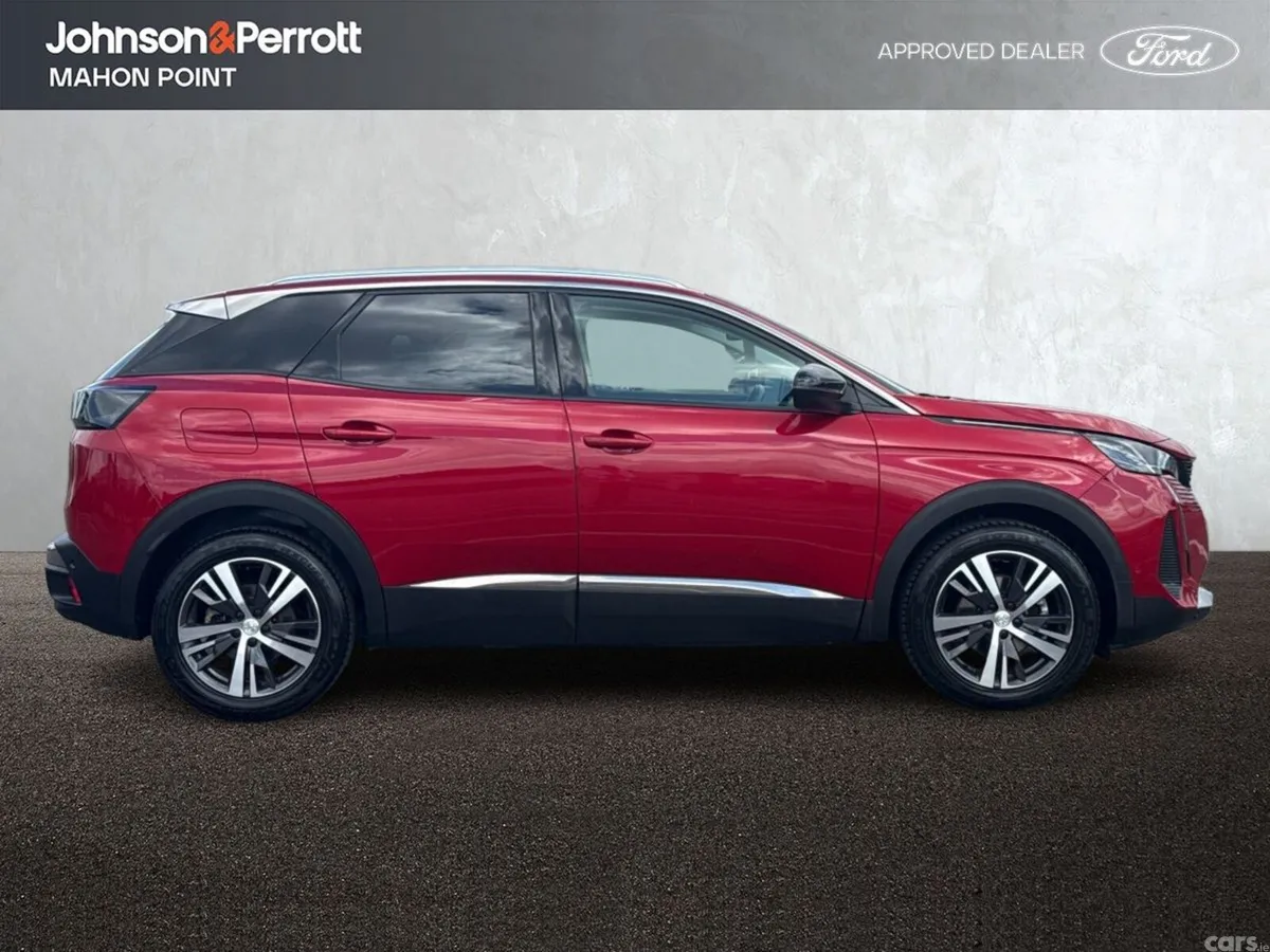Peugeot 3008 MPV, Petrol, 2023, Red