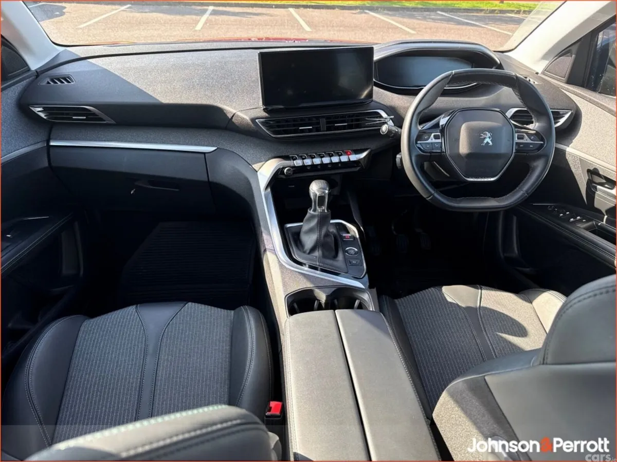 Peugeot 3008 MPV, Diesel, 2022, Red