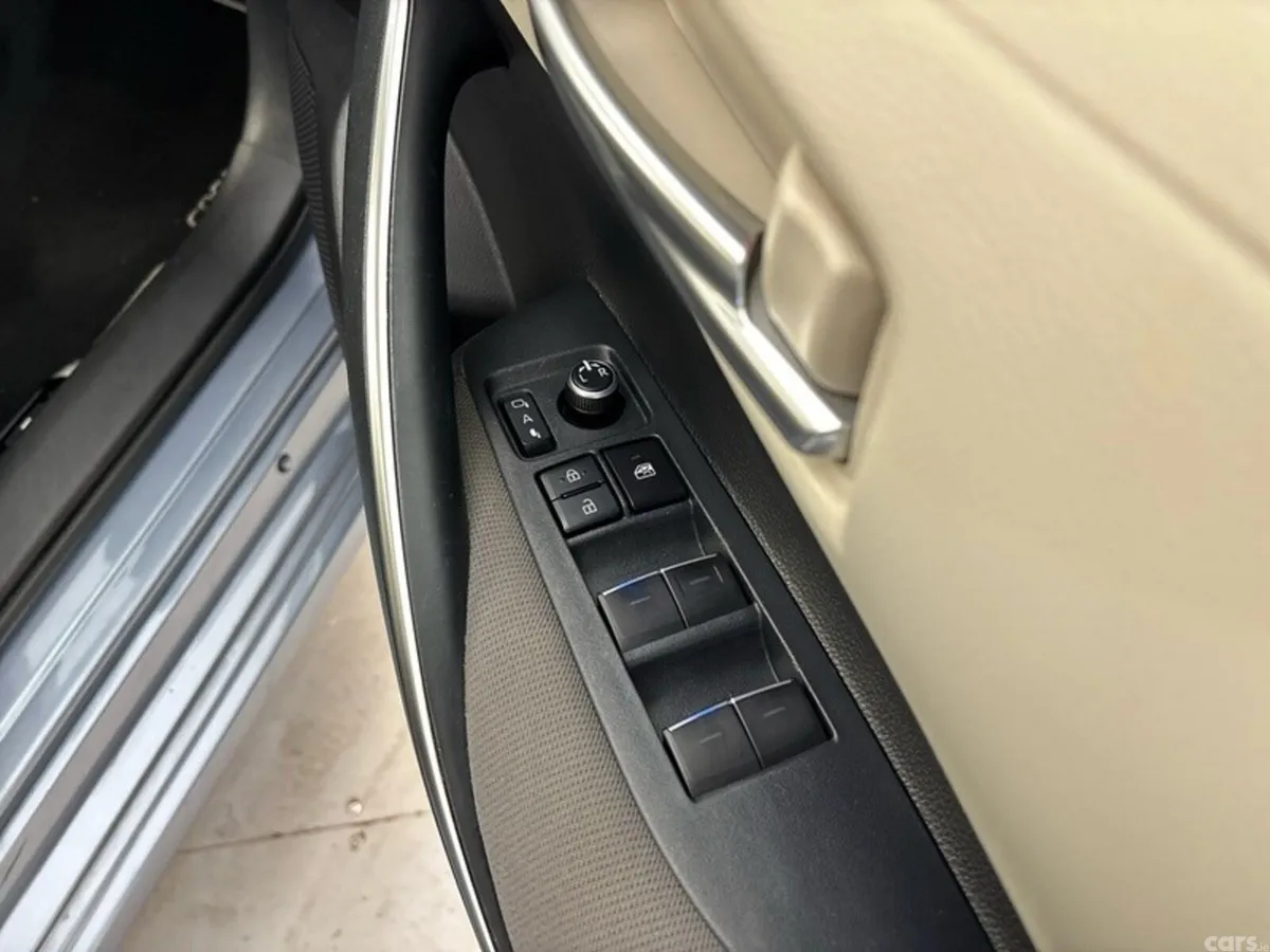 Toyota Corolla Saloon, Petrol Hybrid, 2021, Grey