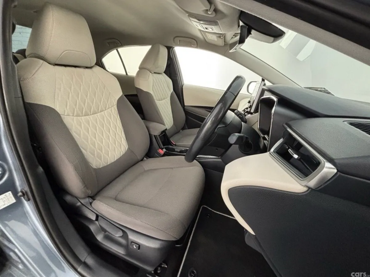 Toyota Corolla Saloon, Petrol Hybrid, 2021, Grey