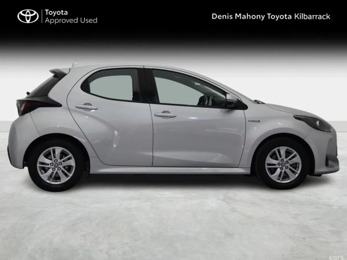Toyota Yaris Hatchback, Petrol Hybrid, 2021, Silver