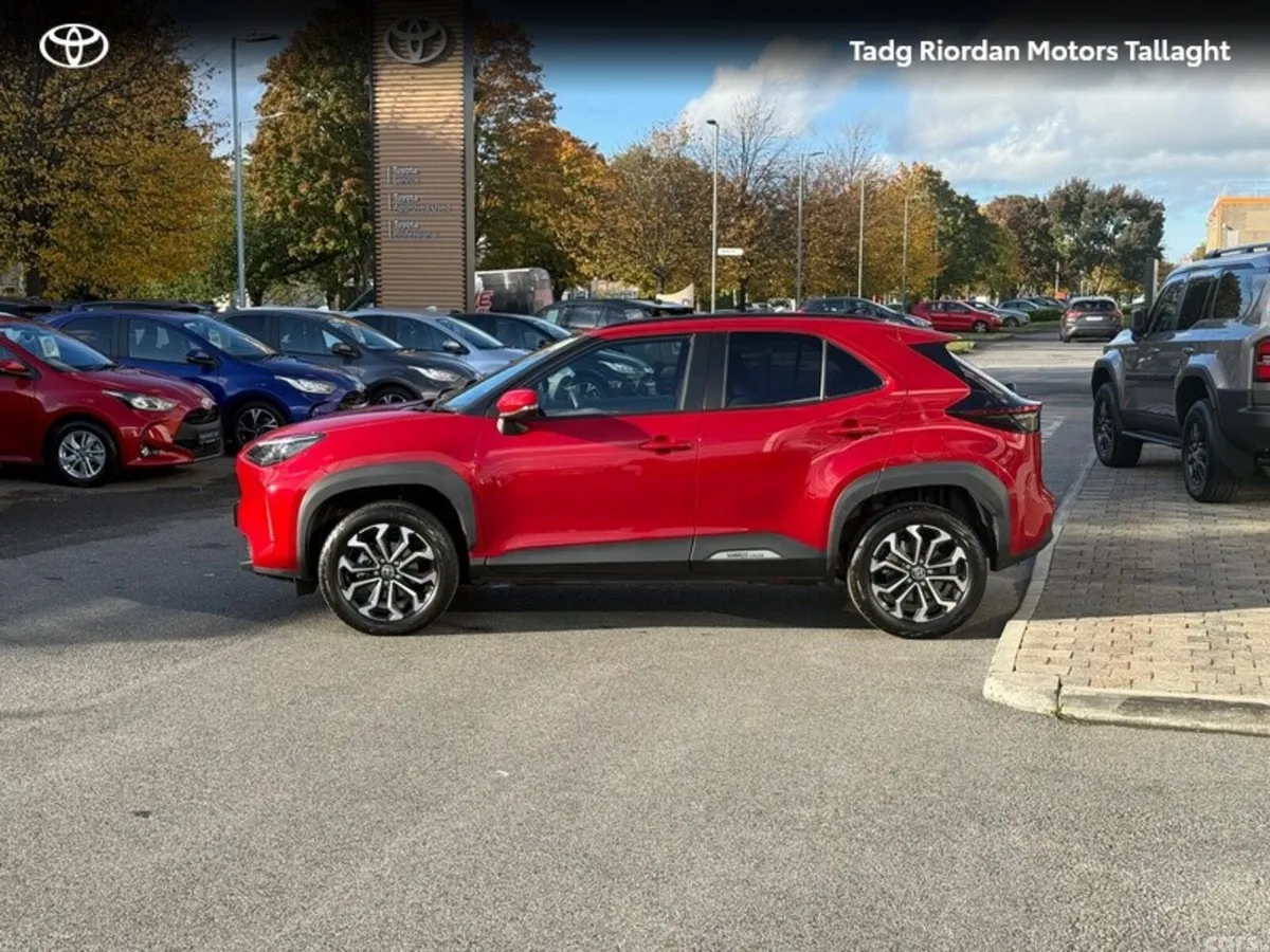 Toyota Yaris Cross Hatchback, Petrol Hybrid, 2026, Red
