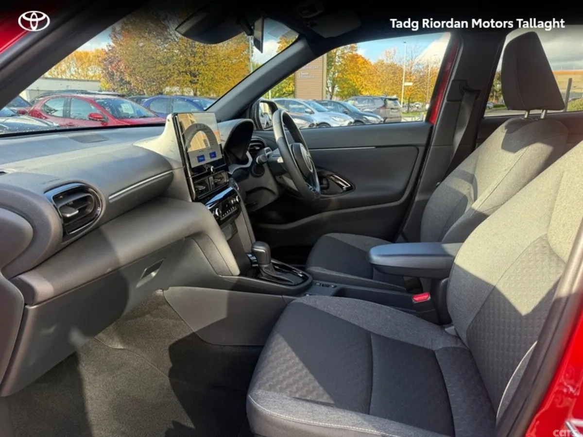 Toyota Yaris Cross Hatchback, Petrol Hybrid, 2026, Red