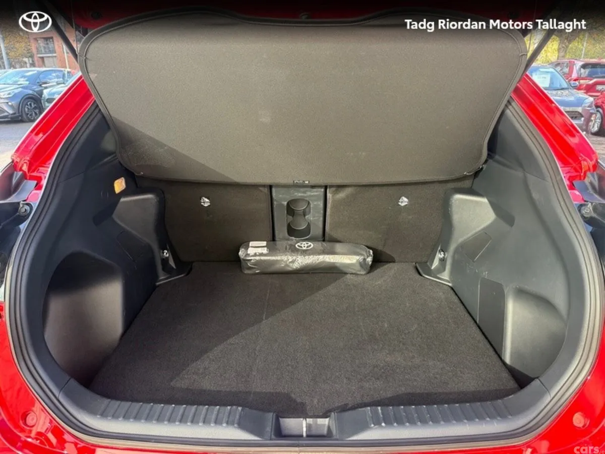 Toyota Yaris Cross Hatchback, Petrol Hybrid, 2026, Red