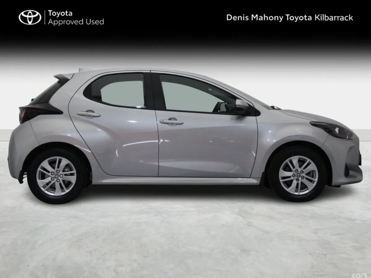 Toyota Yaris Hatchback, Petrol Hybrid, 2023, Silver