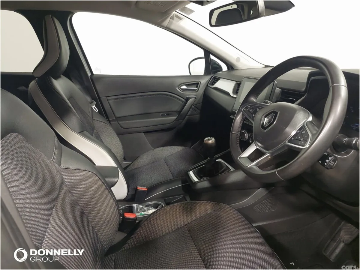 Renault Captur Hatchback, Petrol, 2024, White