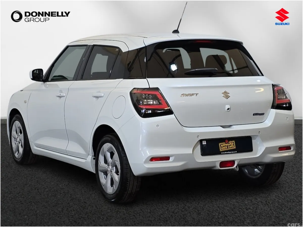 Suzuki Swift Hatchback, Petrol, 2024, White