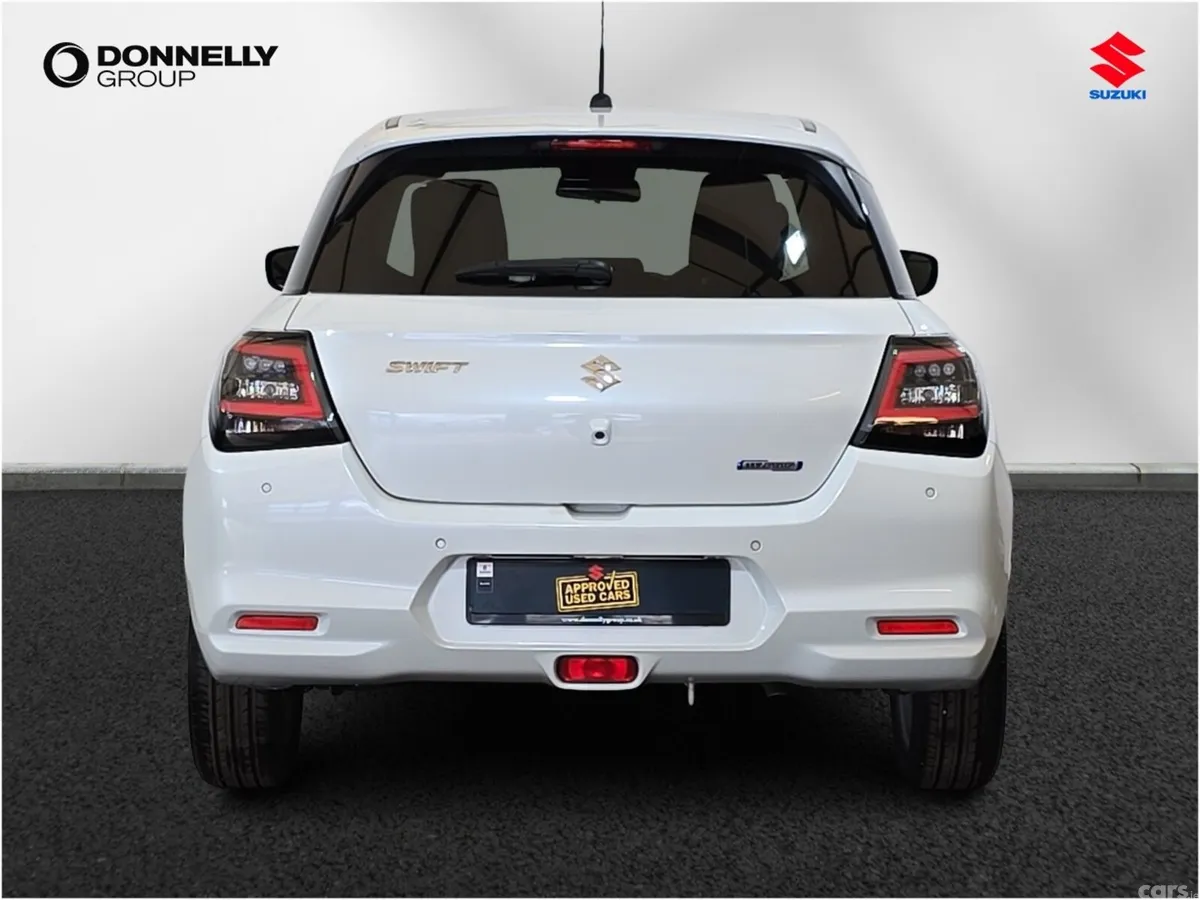 Suzuki Swift Hatchback, Petrol, 2024, White