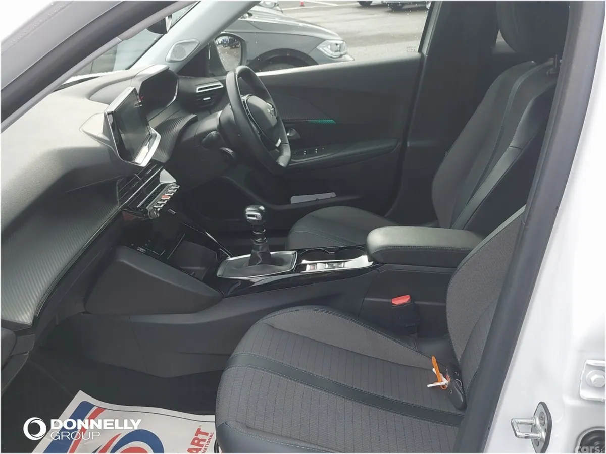 Peugeot 2008 Estate, Diesel, 2021, White