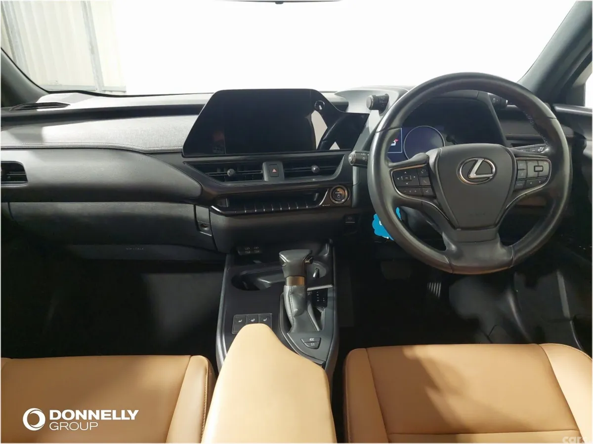 Lexus UX Hatchback, 2023, Silver