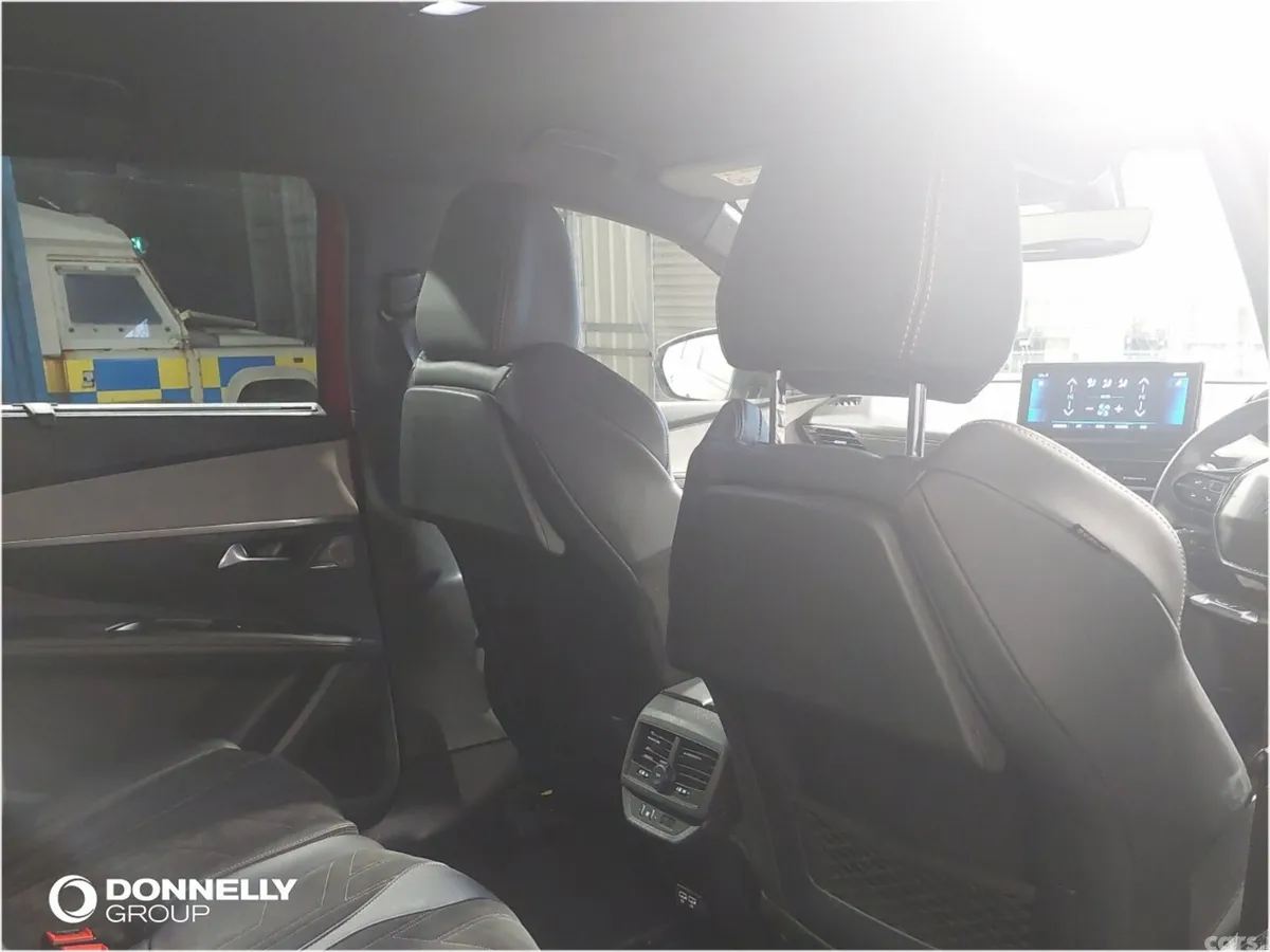 Peugeot 5008 Estate, Petrol, 2023, Red
