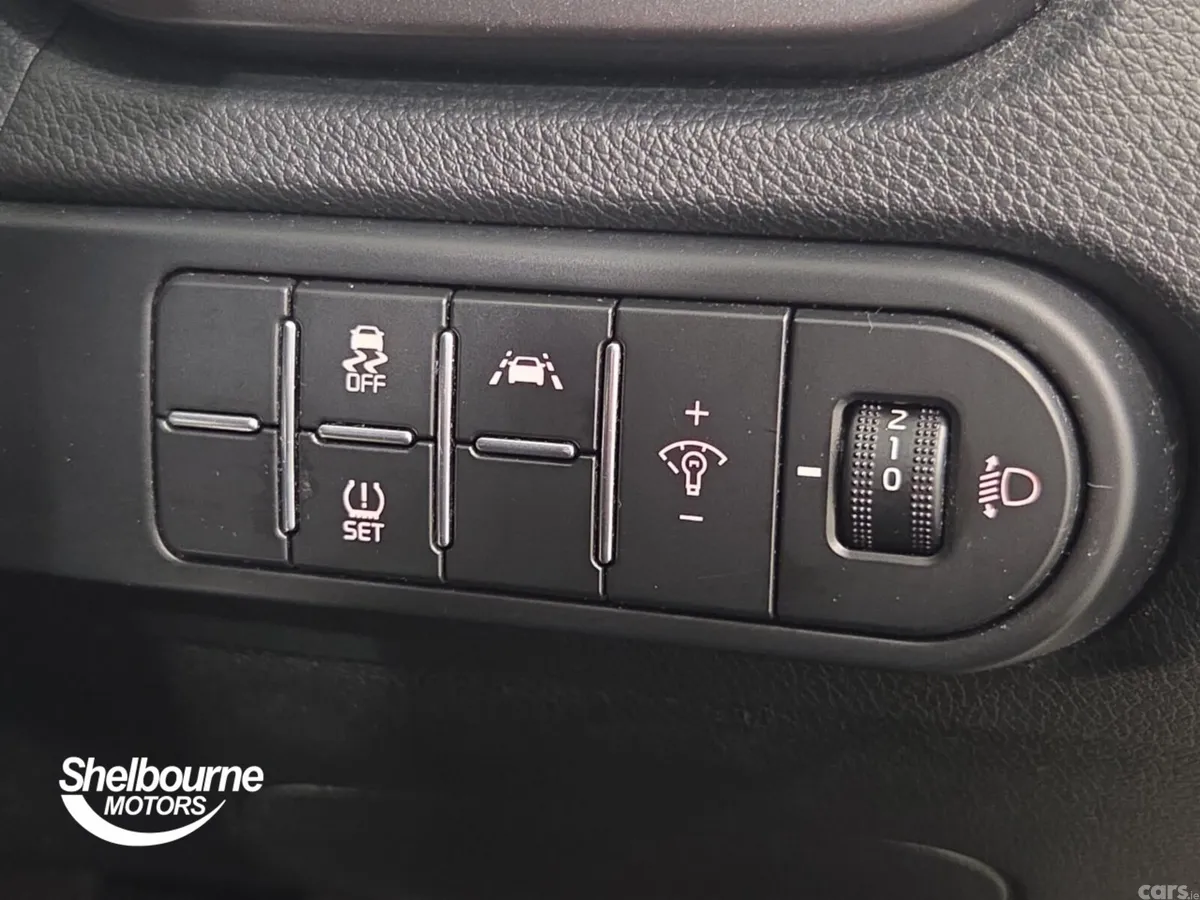 Kia XCeed Hatchback, Petrol, 2020, Brown
