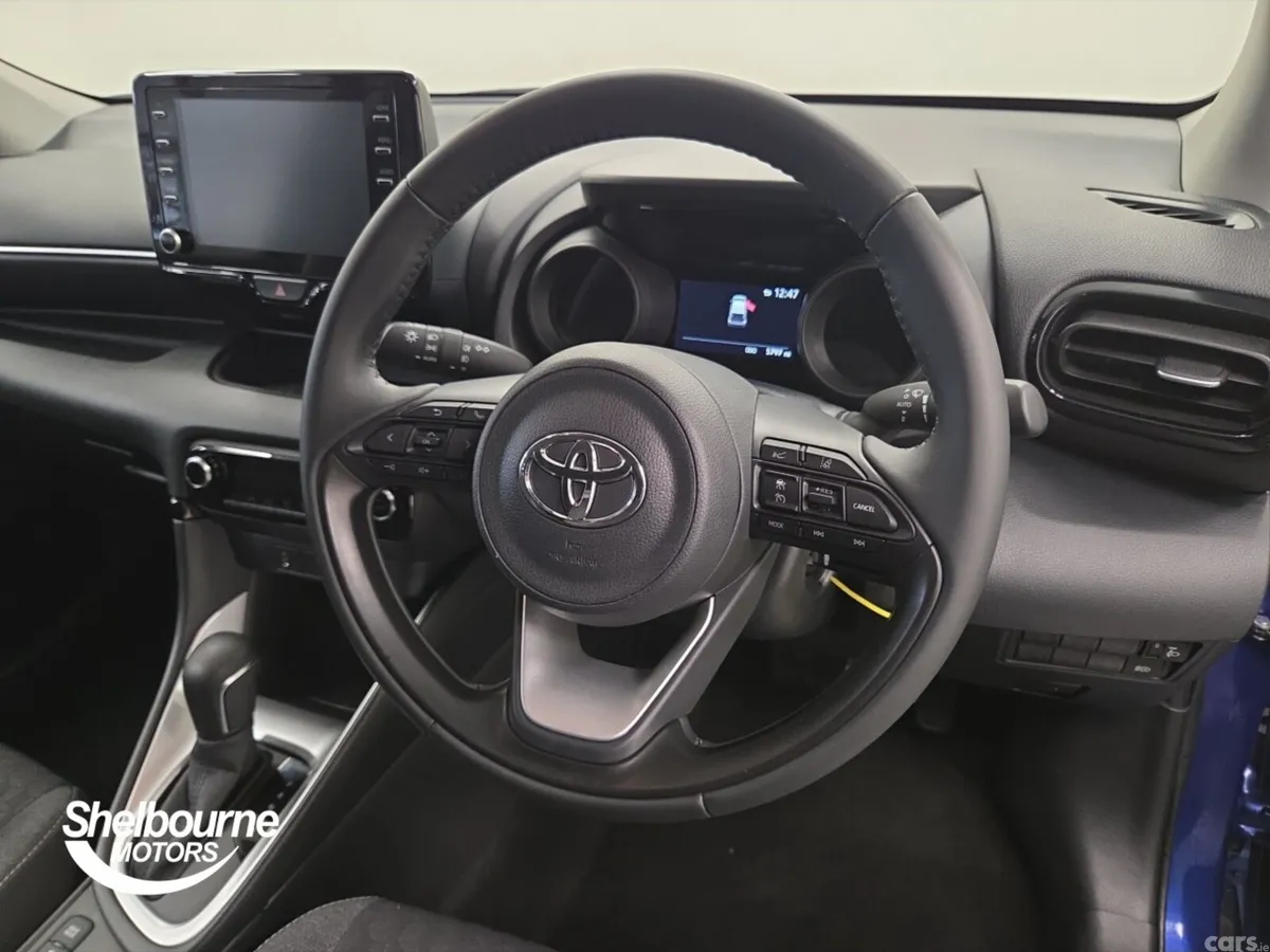 Toyota Yaris Hatchback, Petrol Hybrid, 2023, Blue
