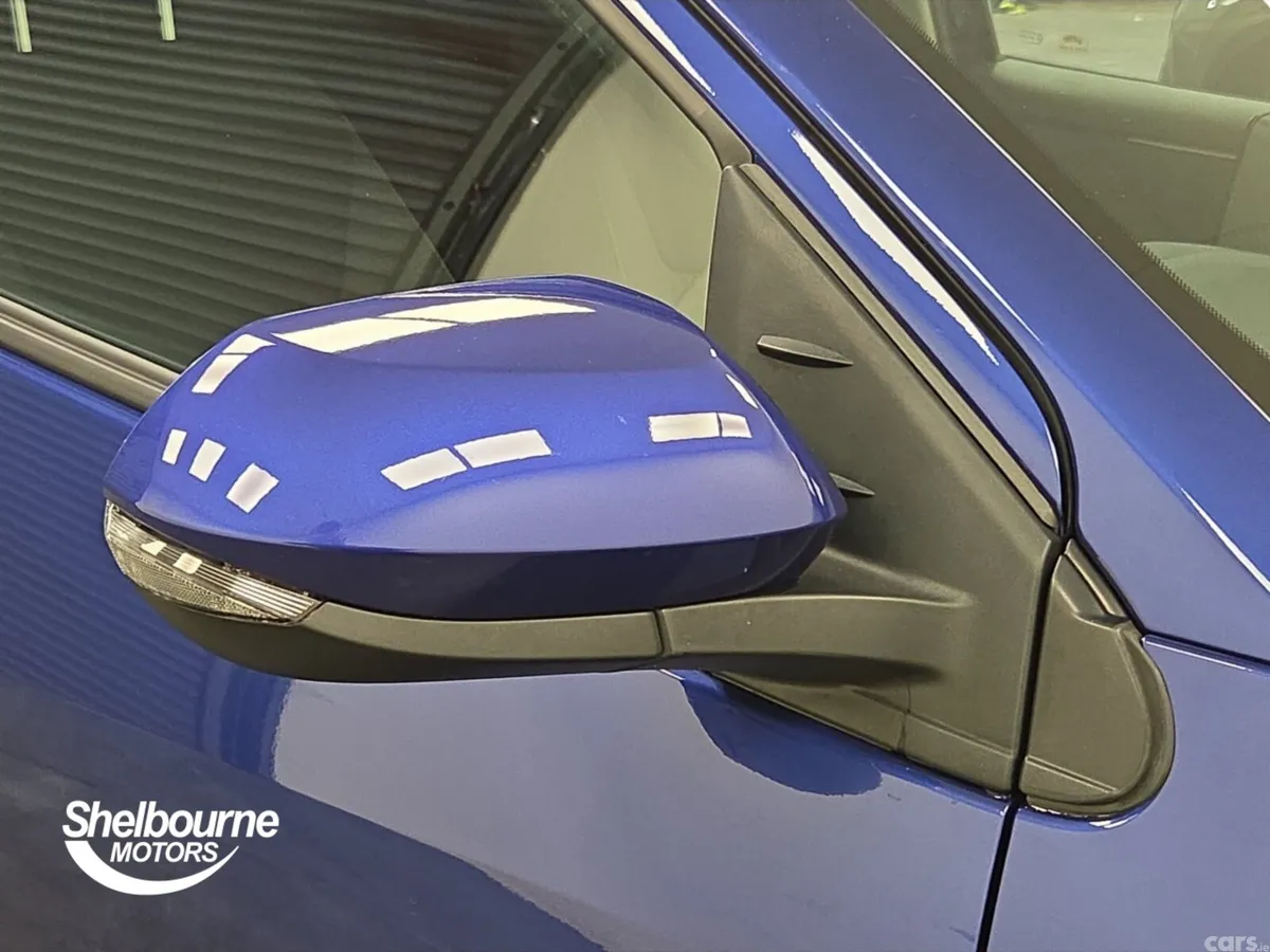 Toyota Yaris Hatchback, Petrol Hybrid, 2023, Blue