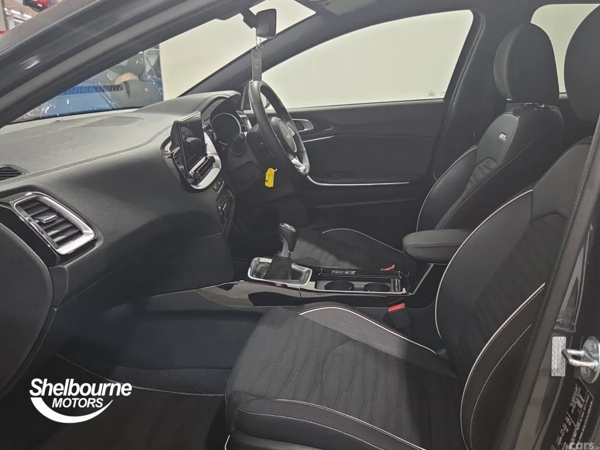 Kia Ceed Hatchback, Petrol, 2025, Grey