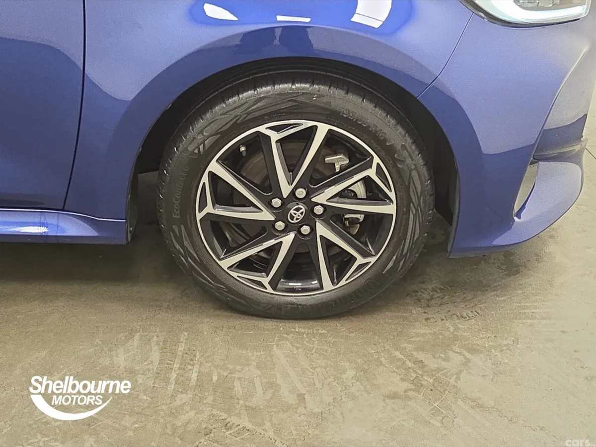 Toyota Yaris Hatchback, Petrol Hybrid, 2023, Blue