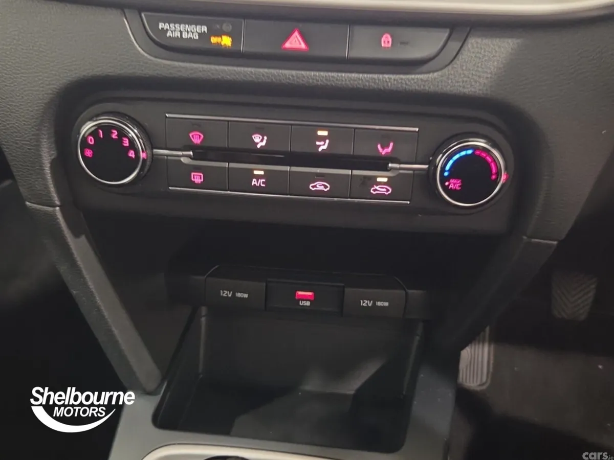 Kia XCeed Hatchback, Petrol, 2020, Brown