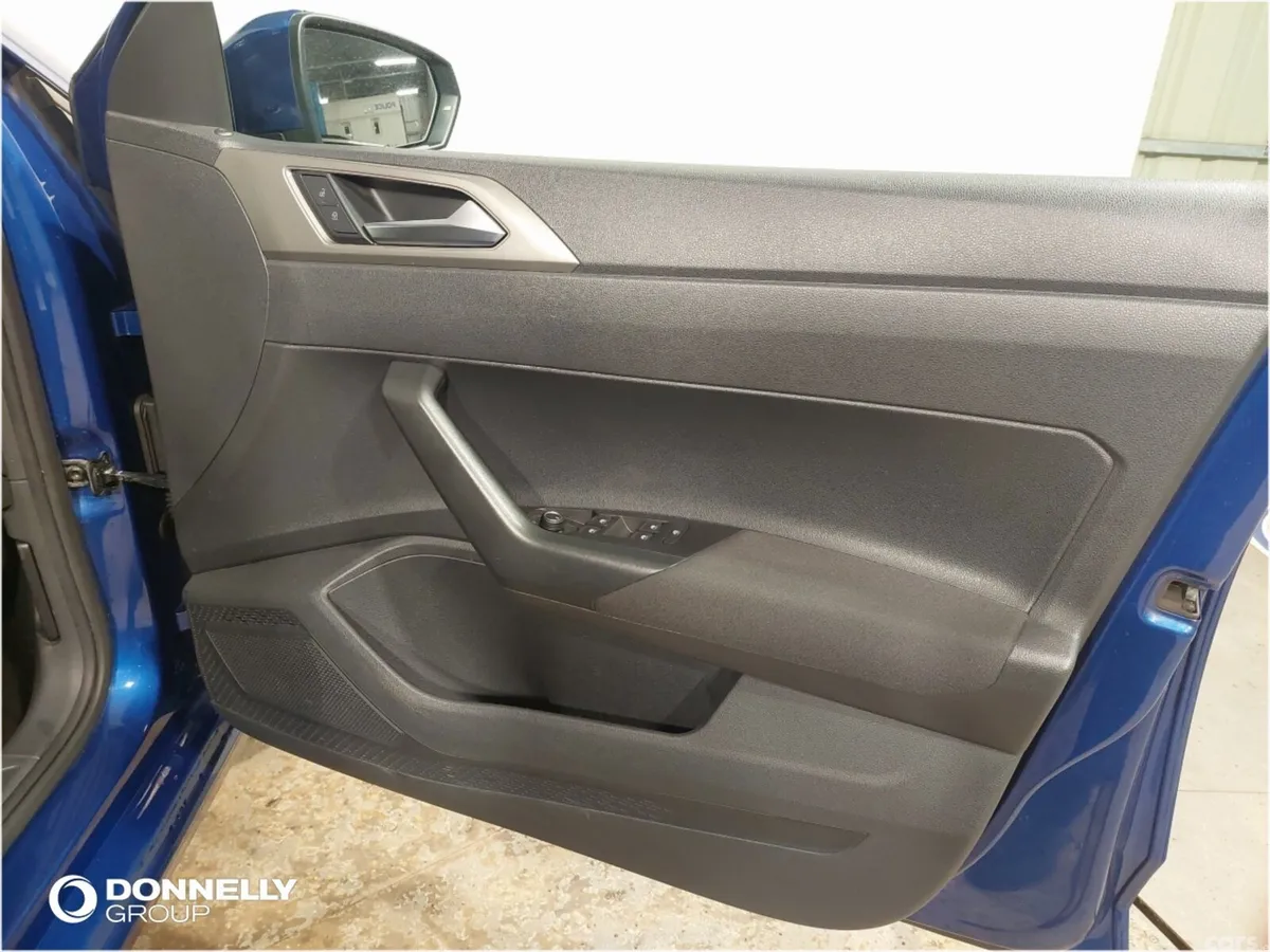 Volkswagen Polo Hatchback, Petrol, 2021, Blue