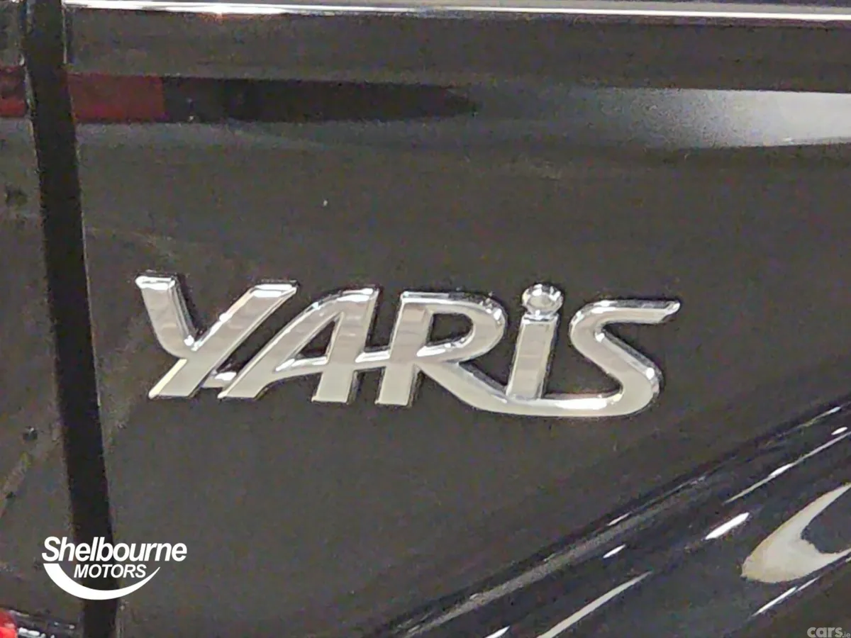 Toyota Yaris Hatchback, Petrol Hybrid, 2023, Silver