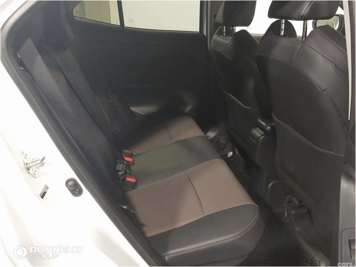Toyota Yaris Cross Estate, Petrol Hybrid, 2023, White