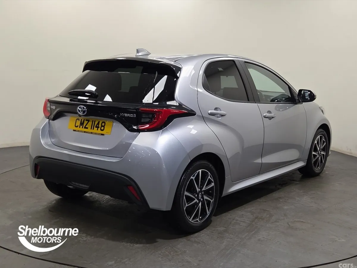 Toyota Yaris Hatchback, Petrol Hybrid, 2023, Silver