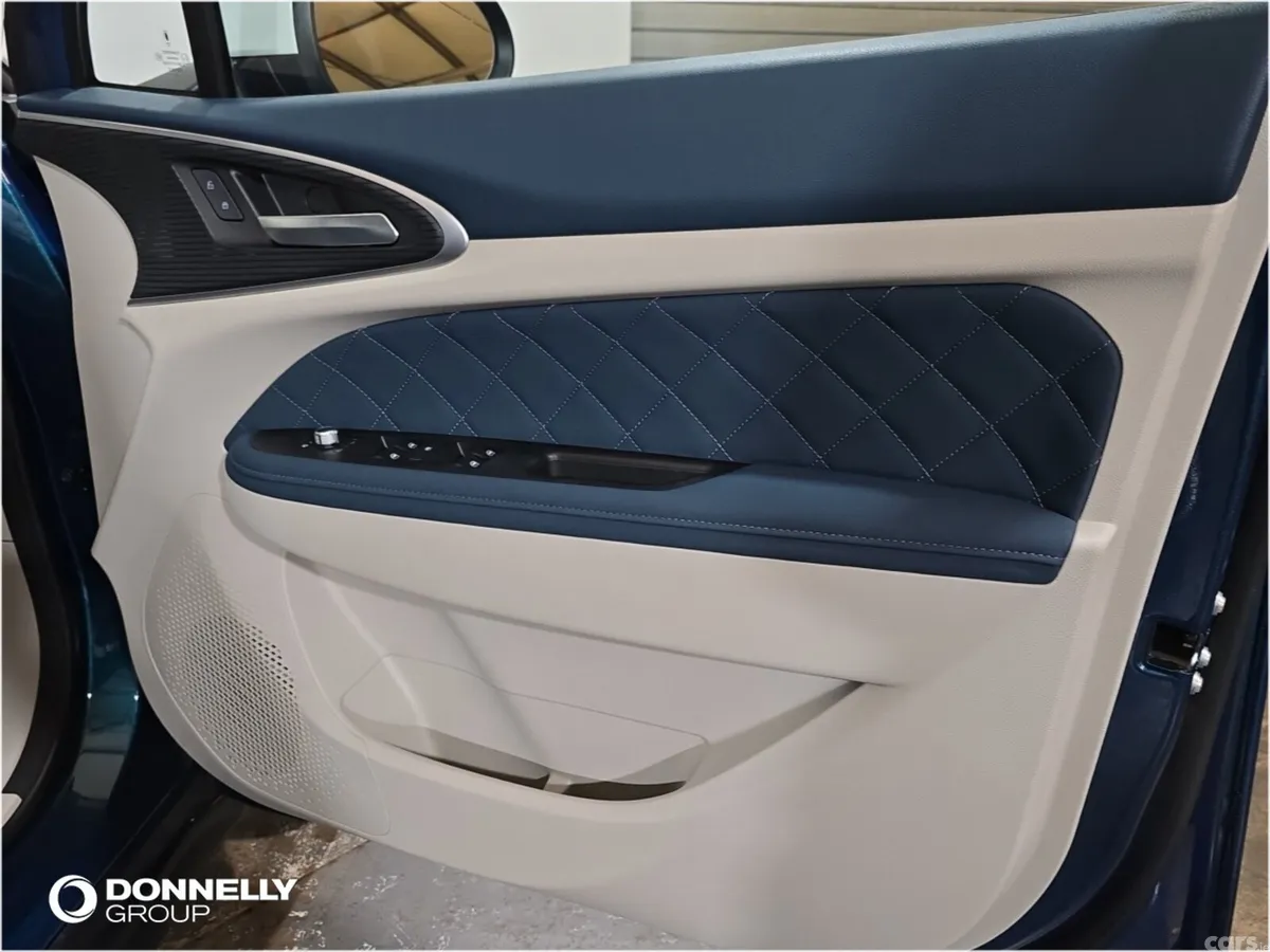 Other Other Hatchback, Electric, 2022, Green