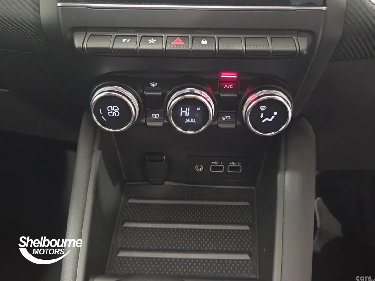 Renault Captur Hatchback, Petrol Hybrid, 2023, Grey