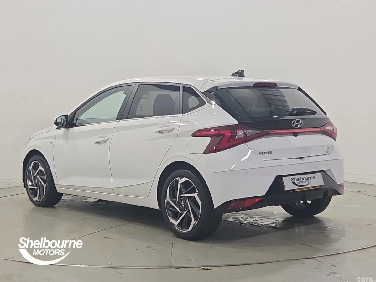 Hyundai i20 Hatchback, Petrol, 2023, White