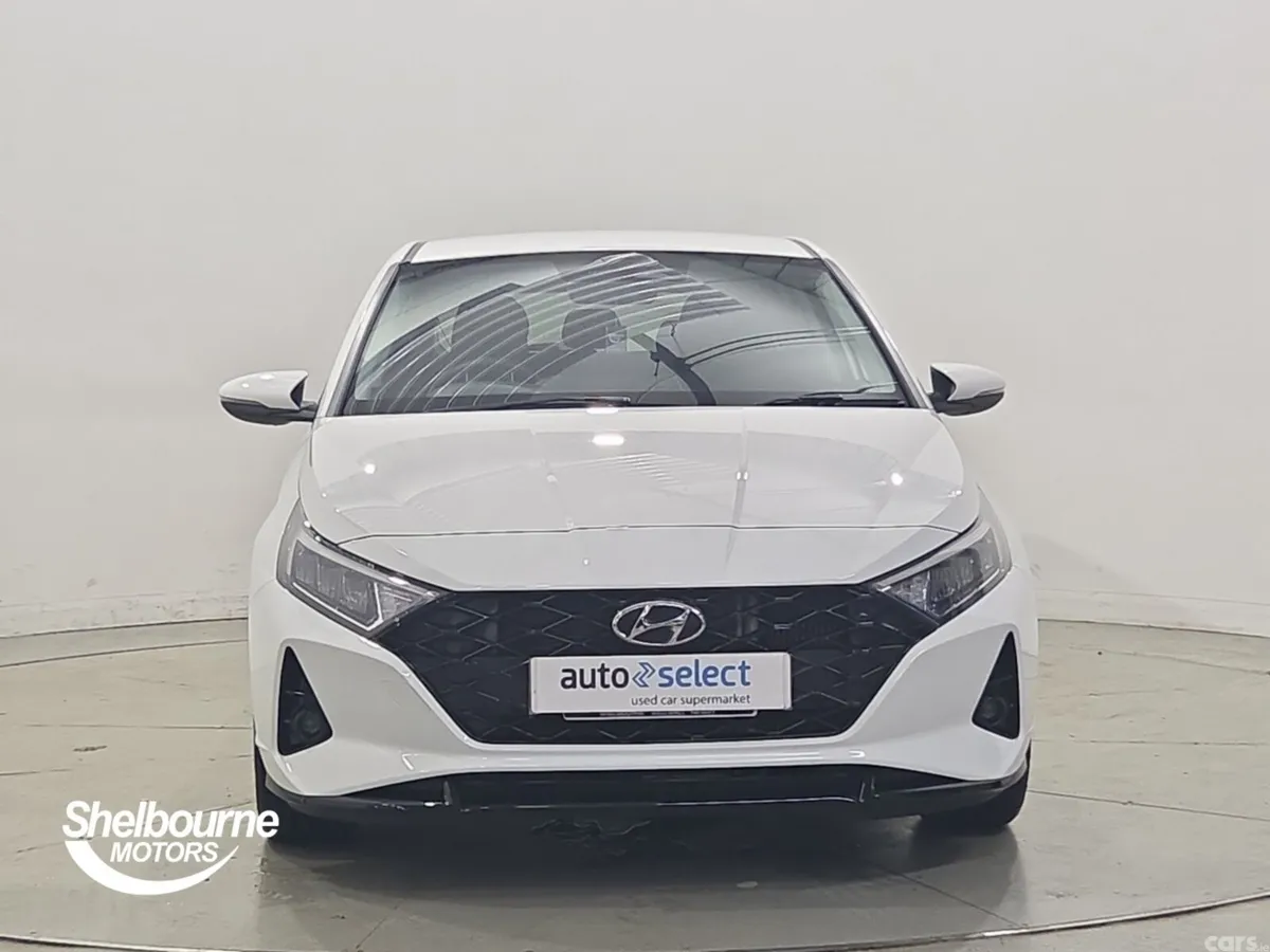 Hyundai i20 Hatchback, Petrol, 2023, White