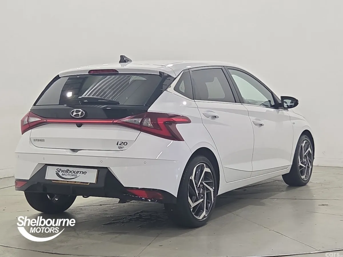 Hyundai i20 Hatchback, Petrol, 2023, White