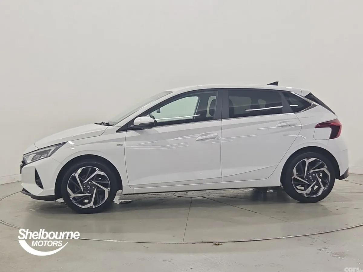 Hyundai i20 Hatchback, Petrol, 2023, White