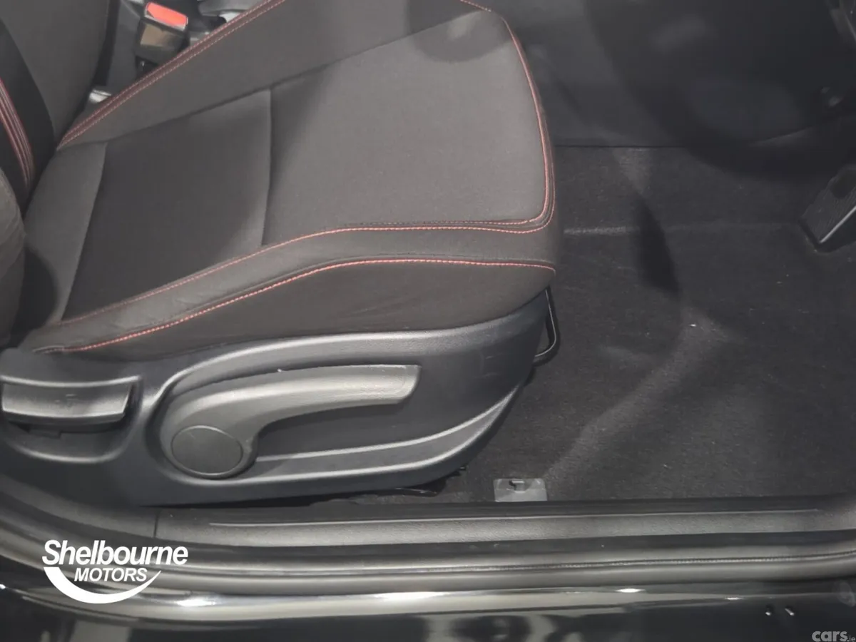 Hyundai i20 Hatchback, Petrol, 2023, Black