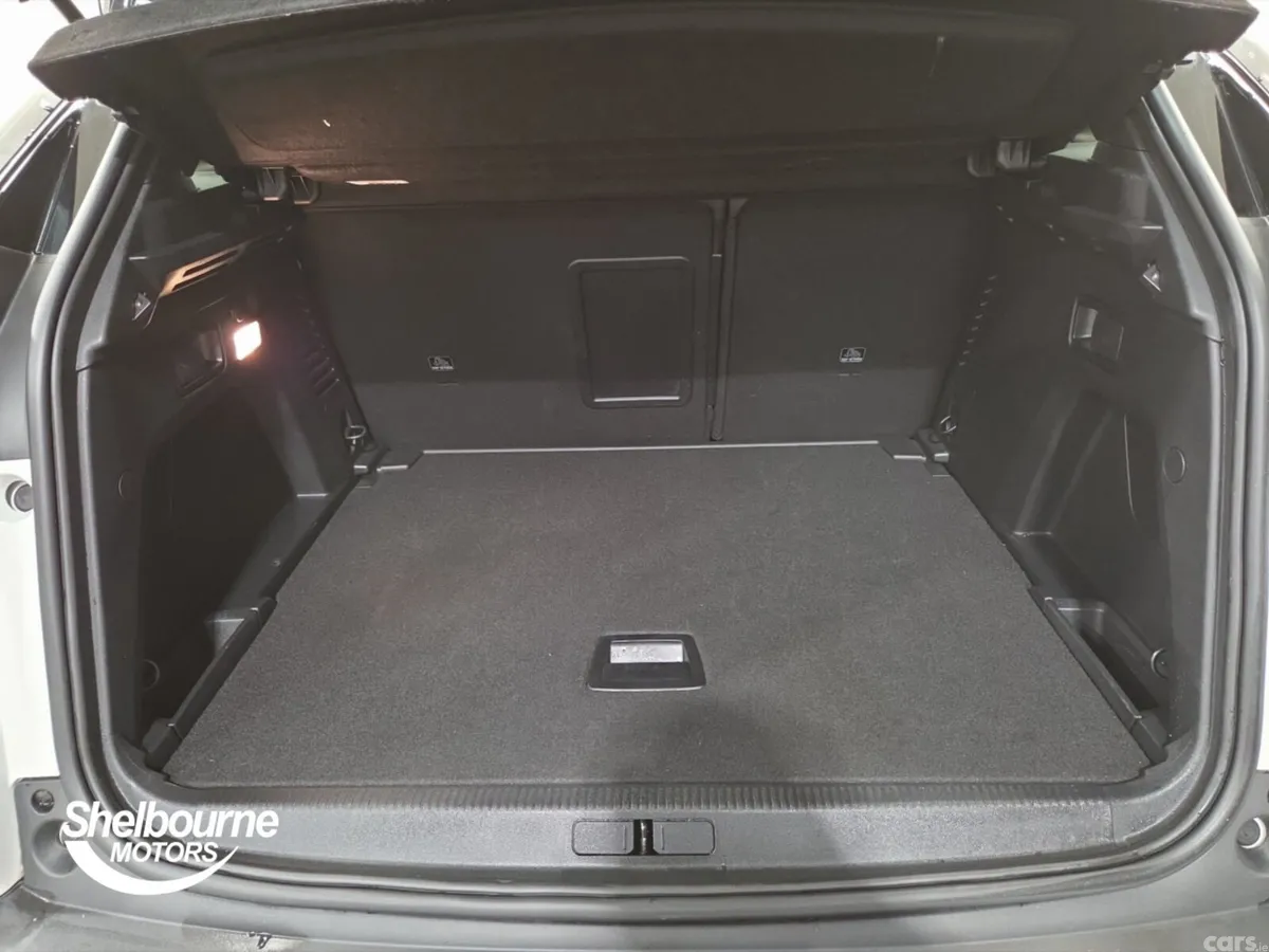 Peugeot 3008 Estate, Petrol, 2023, White