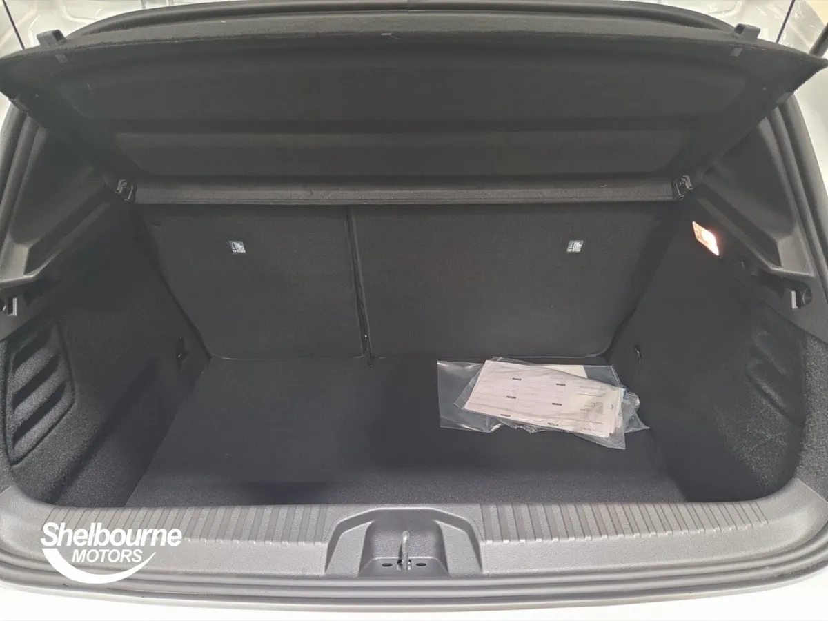 Renault Clio Hatchback, 2026, 