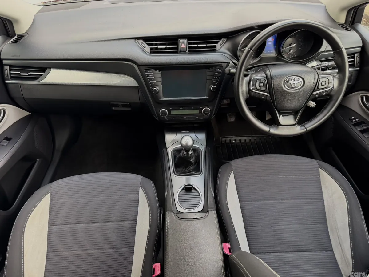 Toyota Avensis Estate, Diesel, 2018, Red
