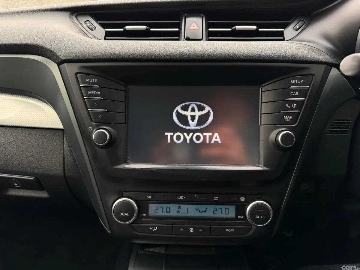 Toyota Avensis Estate, Diesel, 2018, Red