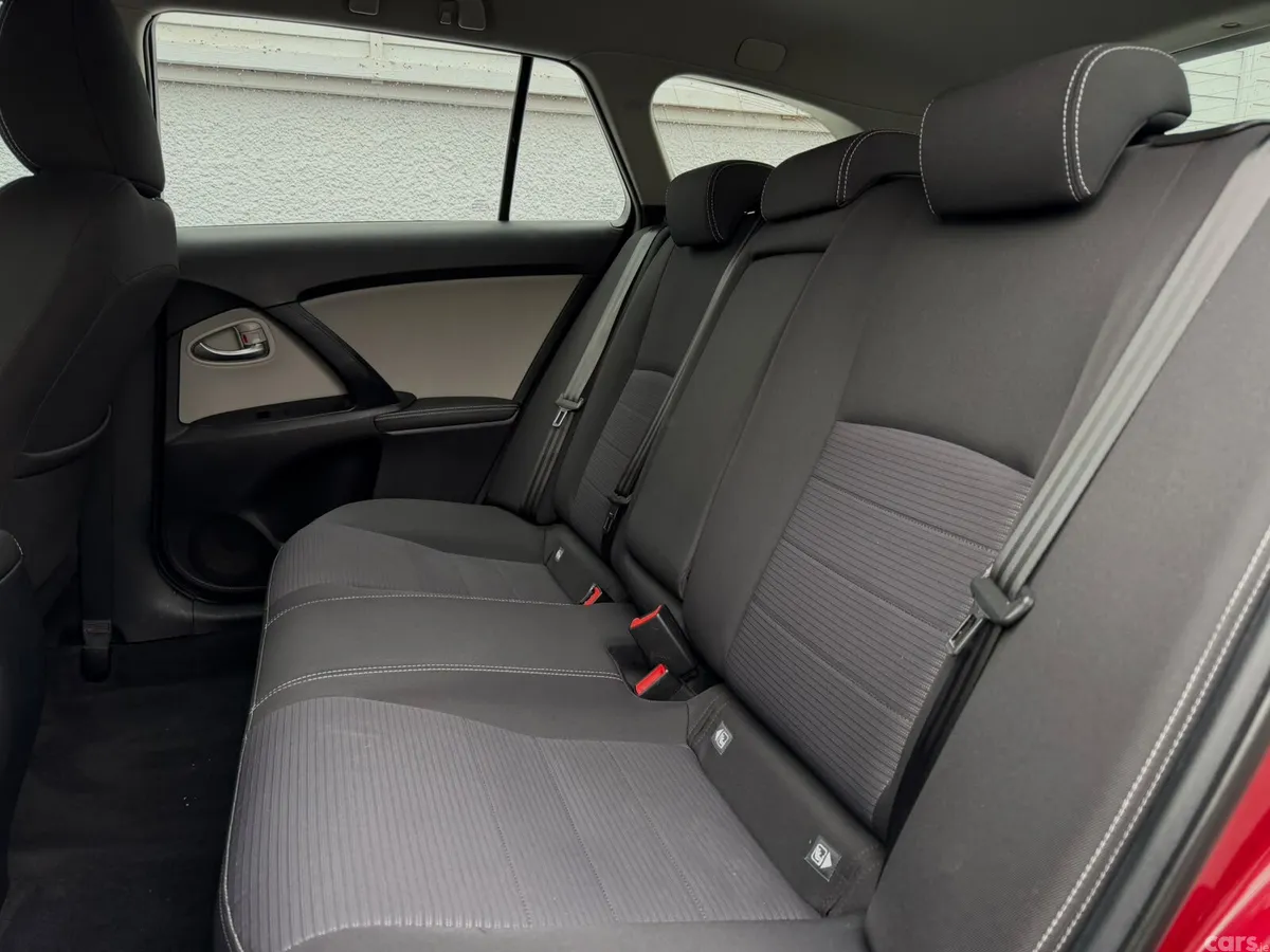 Toyota Avensis Estate, Diesel, 2018, Red