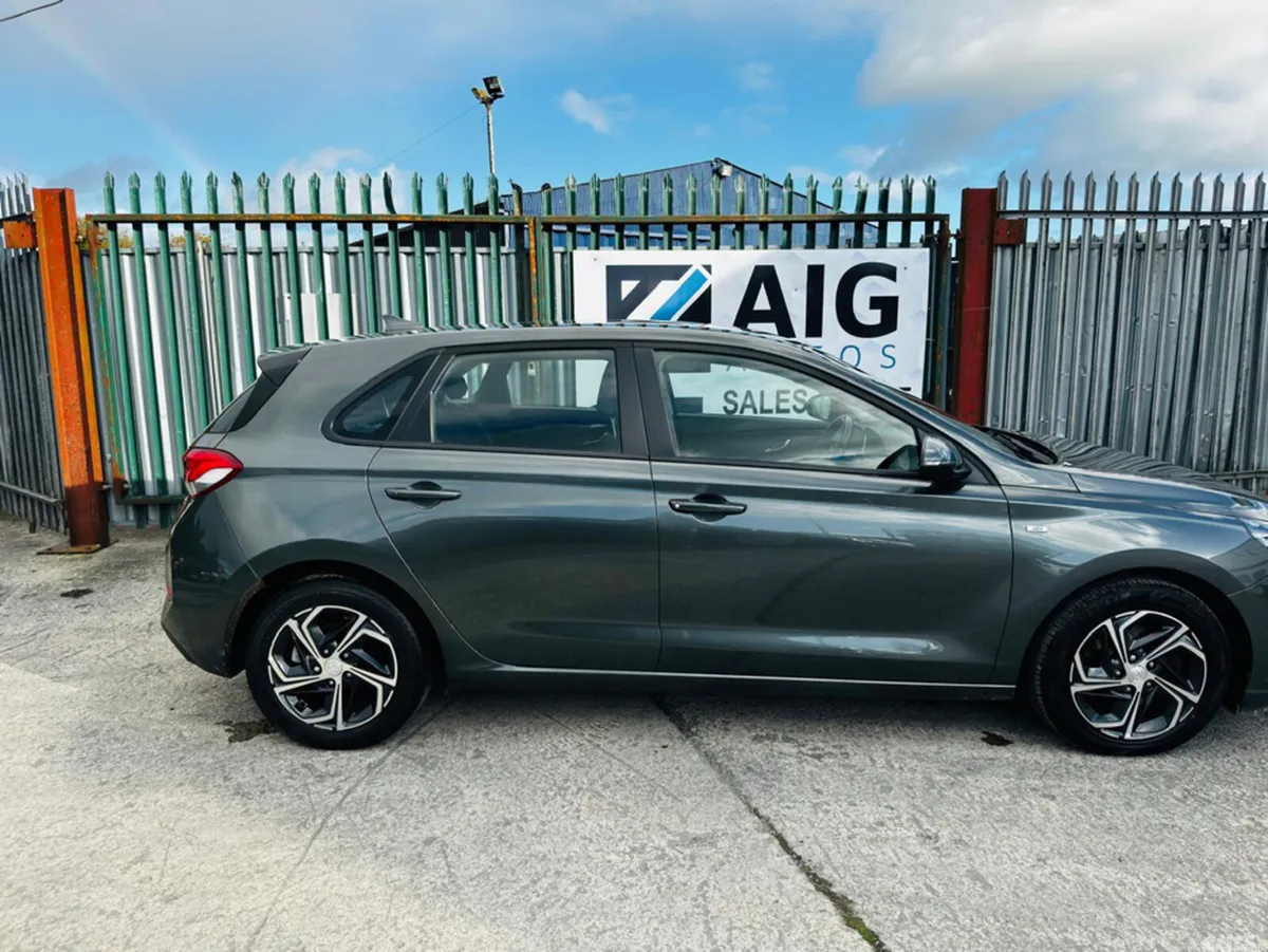 Hyundai i30 Hatchback, Petrol Hybrid, 2022, Grey