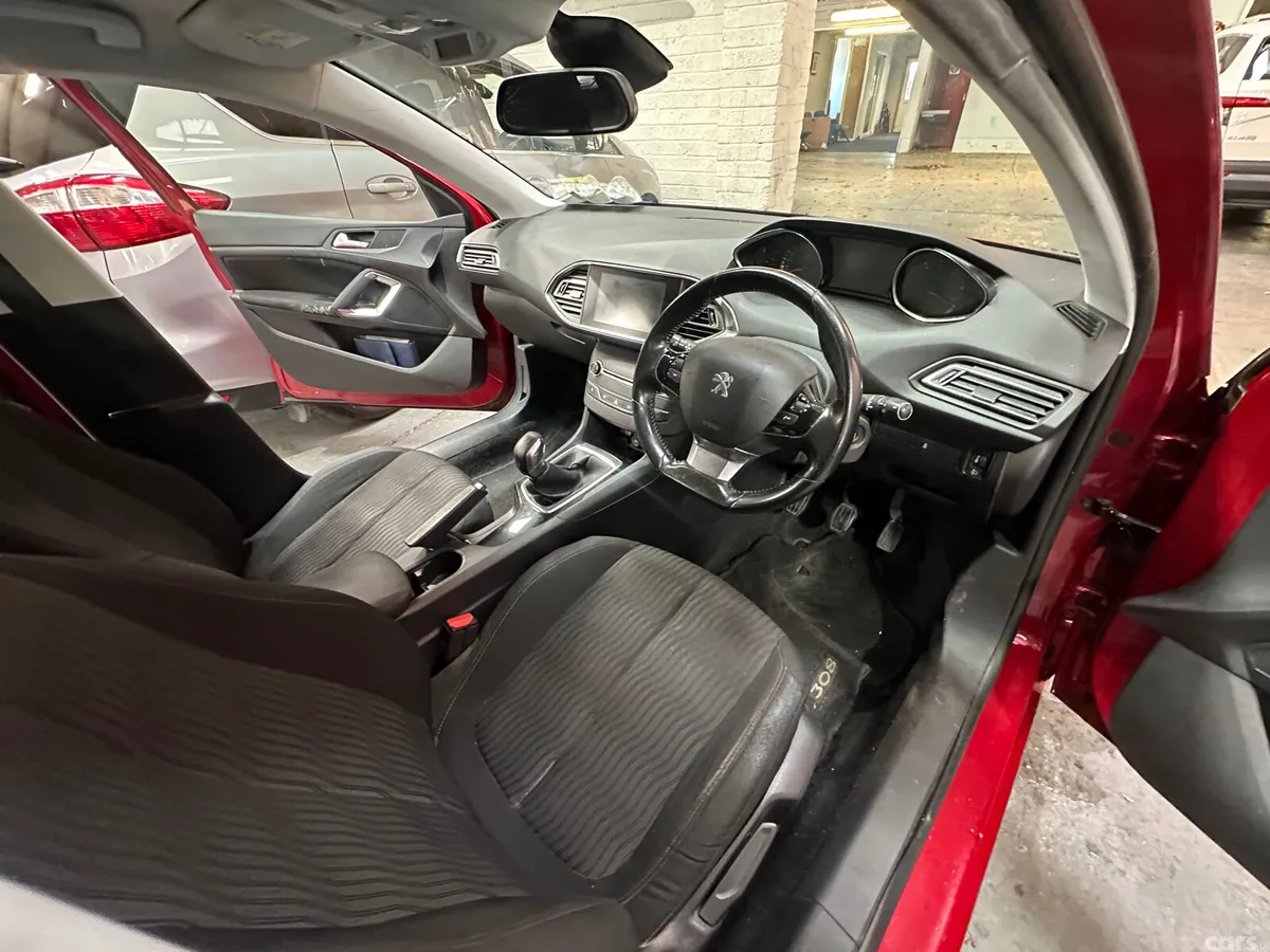 Peugeot 308 Estate, Diesel, 2015, Red
