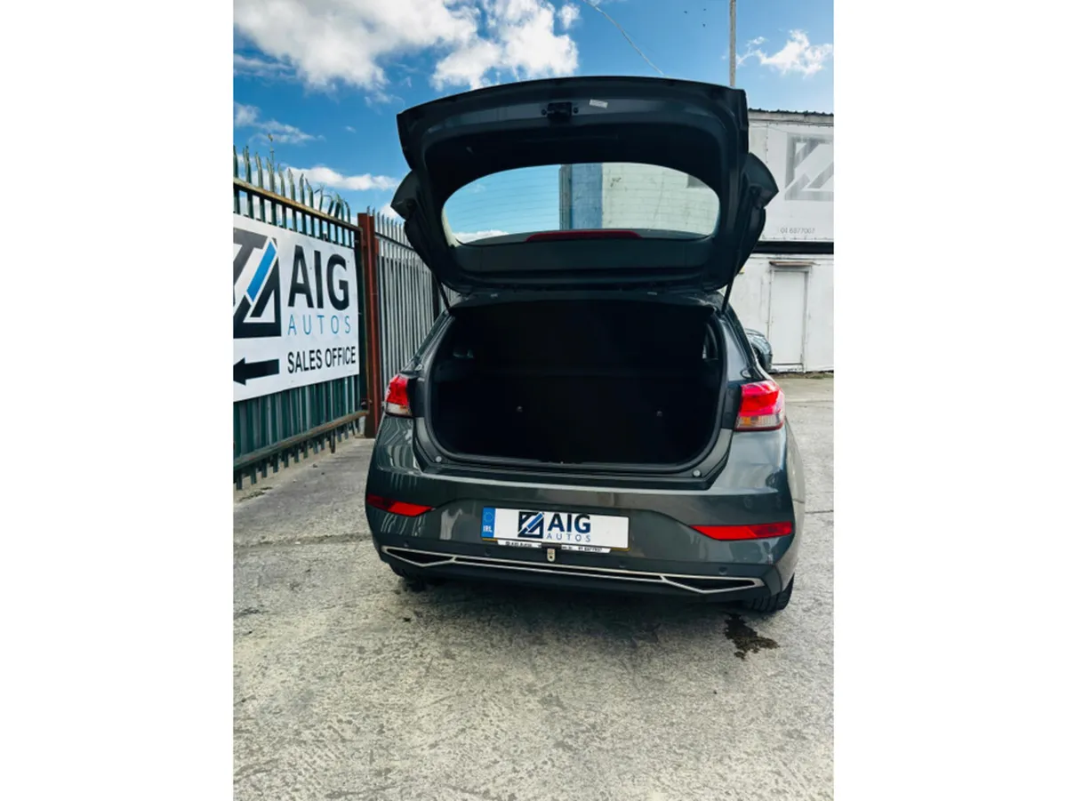 Hyundai i30 Hatchback, Petrol Hybrid, 2022, Grey