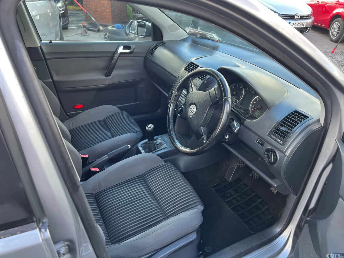 Volkswagen Polo Hatchback, Petrol, 2007, Silver
