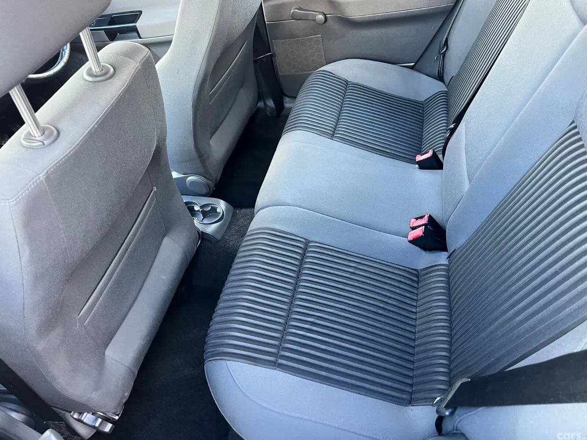 Volkswagen Polo Hatchback, Petrol, 2007, Silver