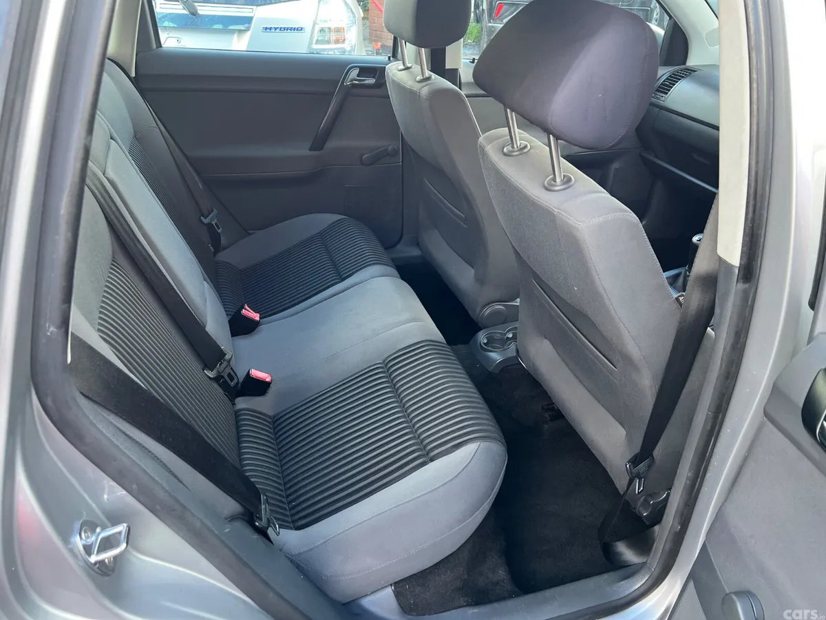 Volkswagen Polo Hatchback, Petrol, 2007, Silver