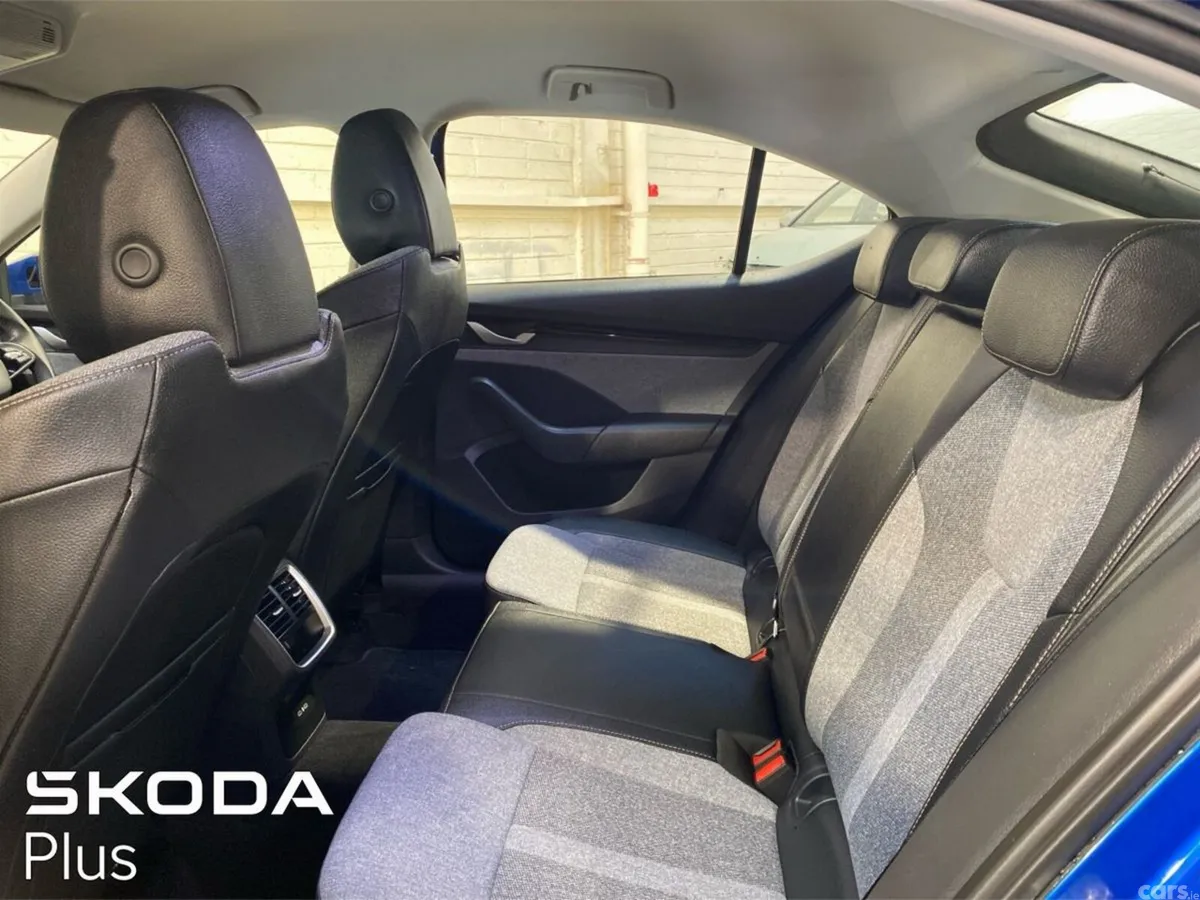 Skoda Octavia Saloon, Diesel, 2026, Blue