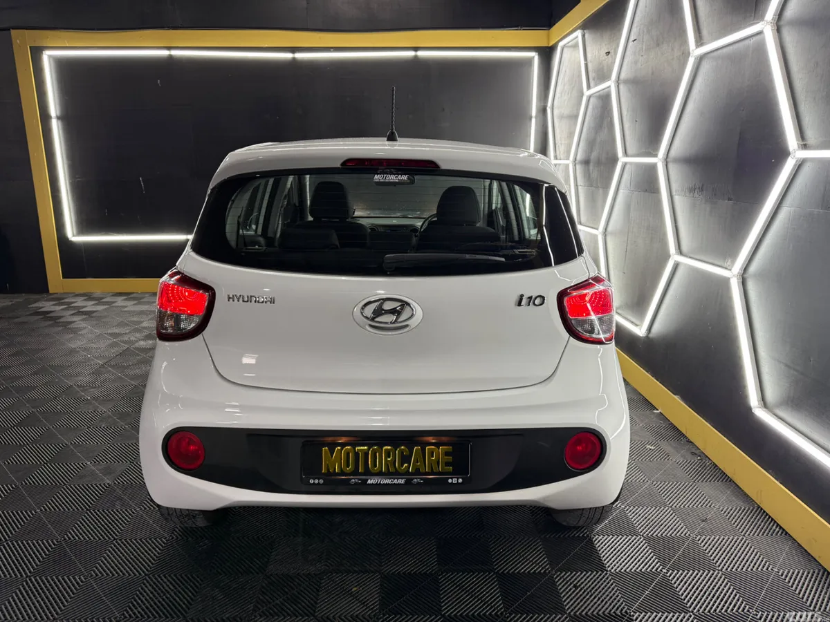 Hyundai i10 Hatchback, Petrol, 2017, White