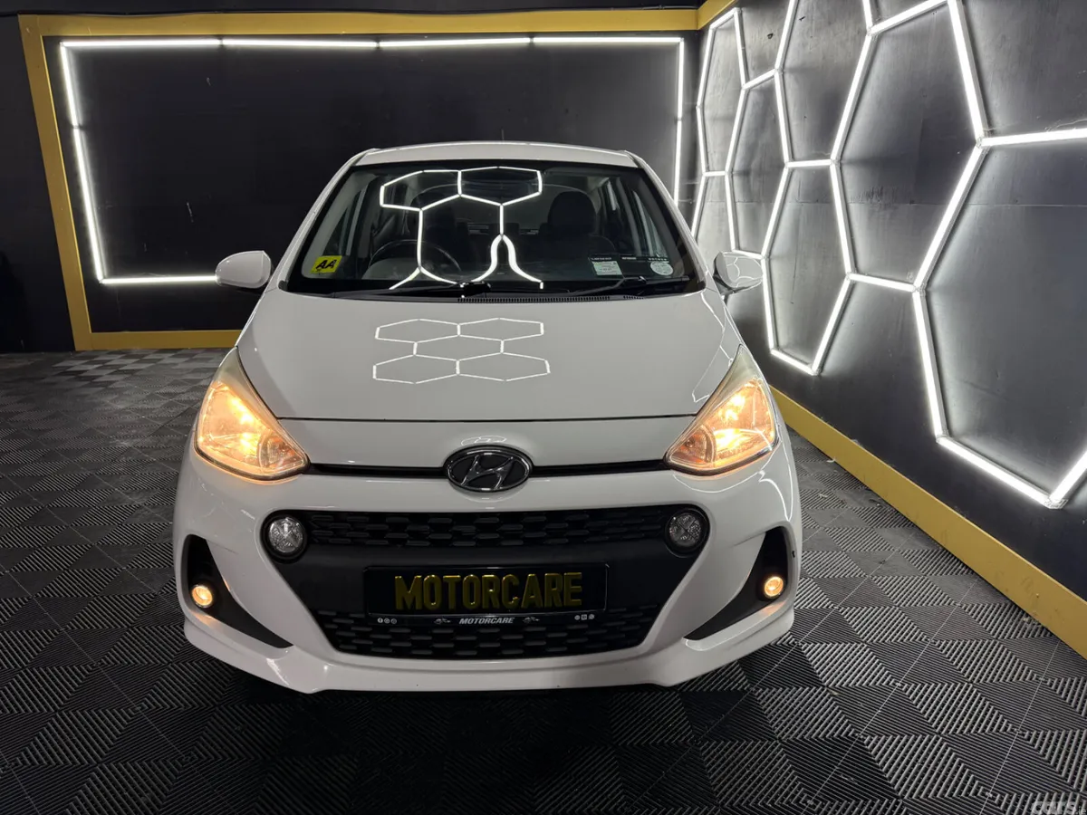 Hyundai i10 Hatchback, Petrol, 2017, White