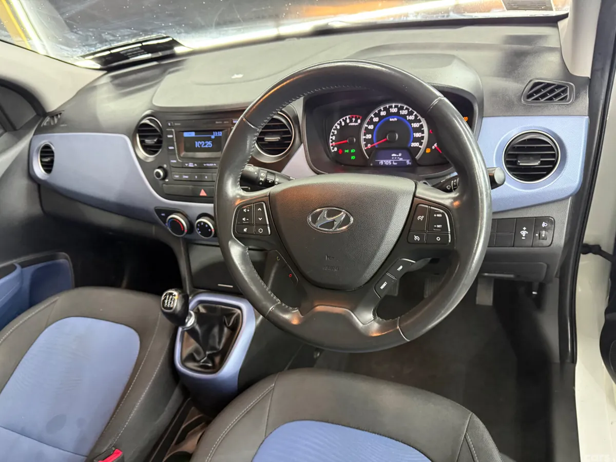 Hyundai i10 Hatchback, Petrol, 2017, White
