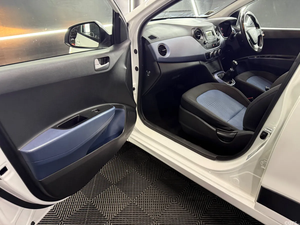 Hyundai i10 Hatchback, Petrol, 2017, White