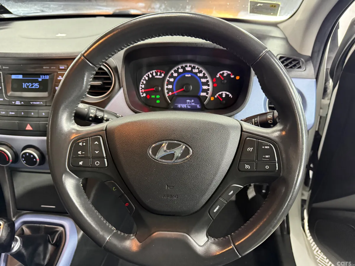Hyundai i10 Hatchback, Petrol, 2017, White