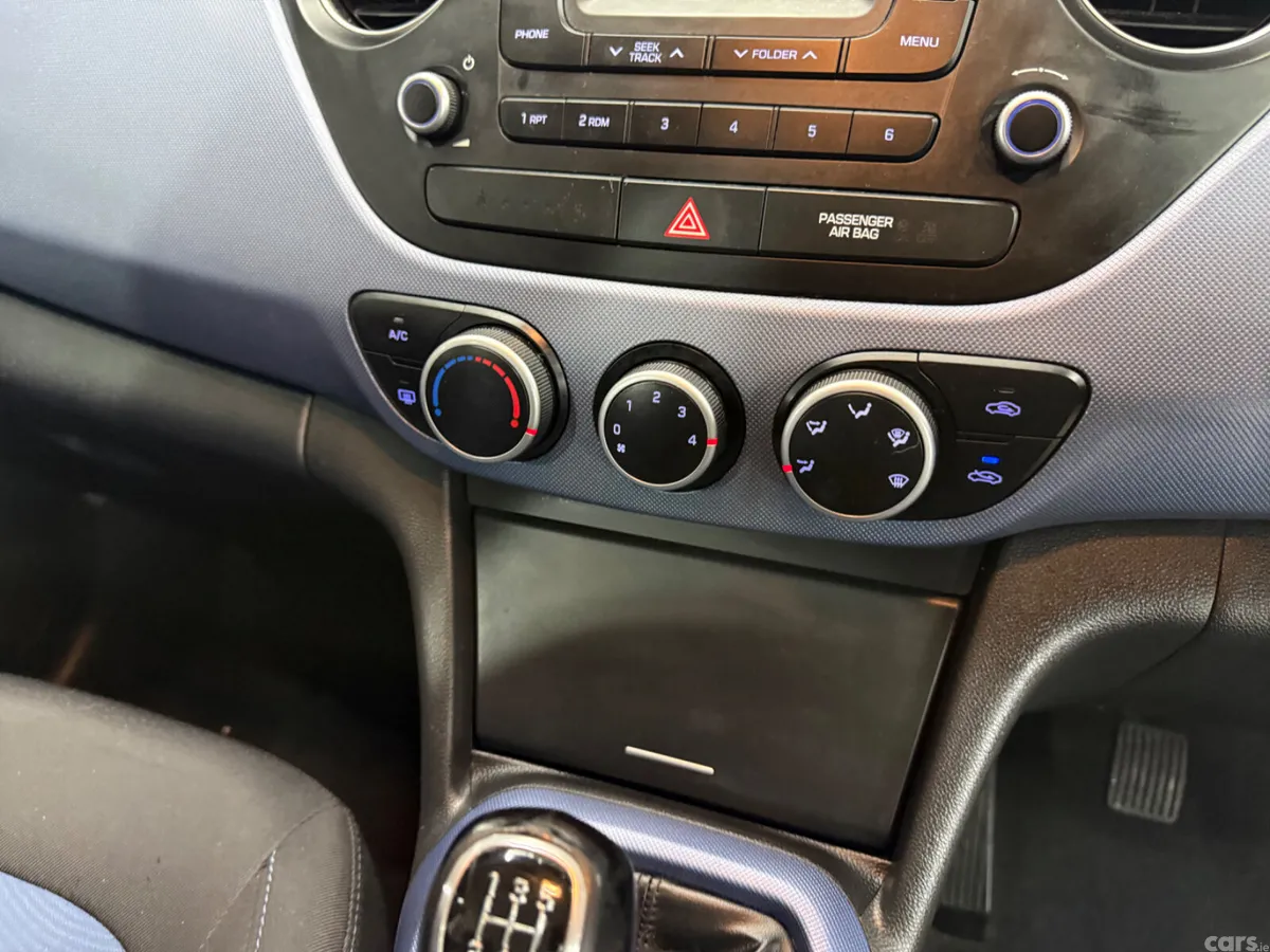 Hyundai i10 Hatchback, Petrol, 2017, White